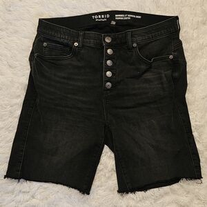 Torrid 8" Denim Bermuda Short Black Stretch Size 12